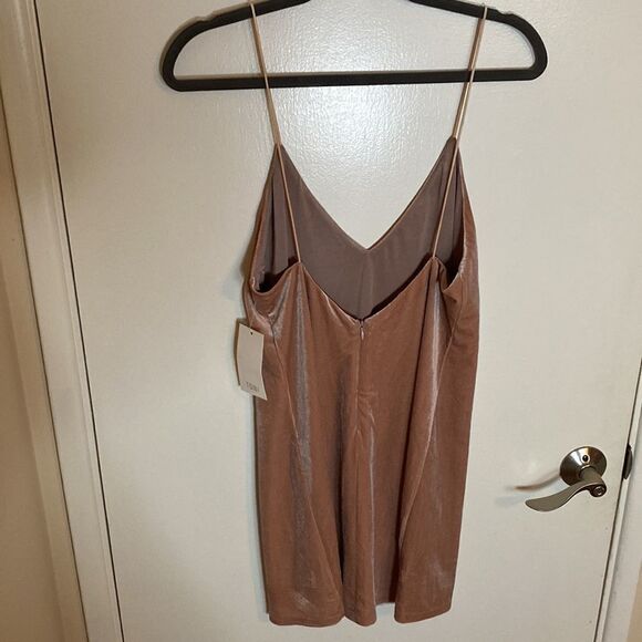 NWT- TOBI- BLUSH PINK- soft velvet spaghetti strap dress - Size Small - Picture 10 of 13